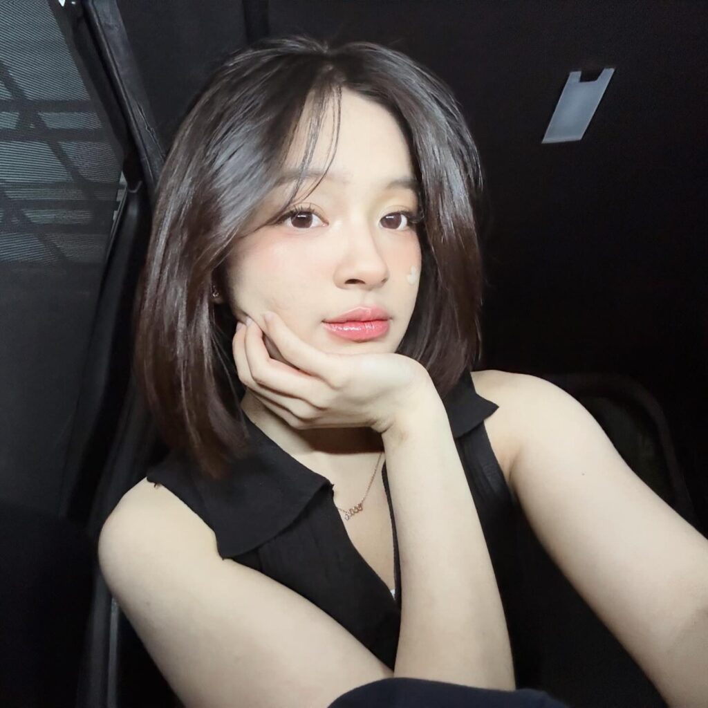Biodata Eca Aura